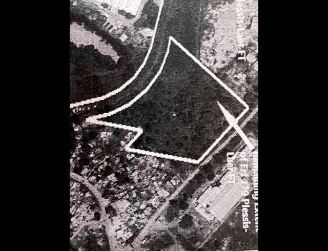 LAND FOR SALE IN PLESSISLAER